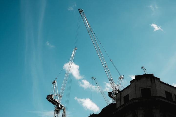 Chantier de batiment — l'un des secteurs qui demandent des devis en ligne